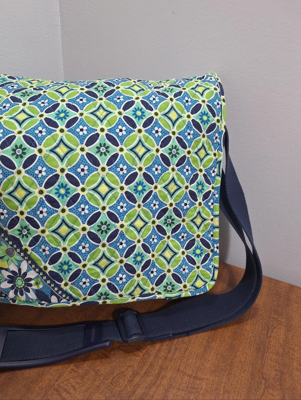 Vera Bradley Messenger Bag Adj  Blue Green Daisy Daisy Travel Laptop Retired